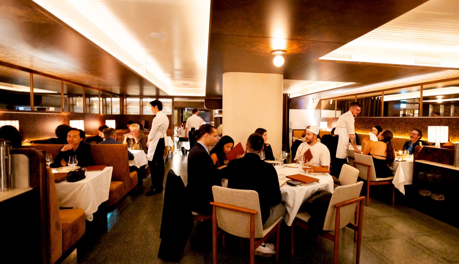 多伦多 10 家适合 2025 年跨年晚宴的餐厅