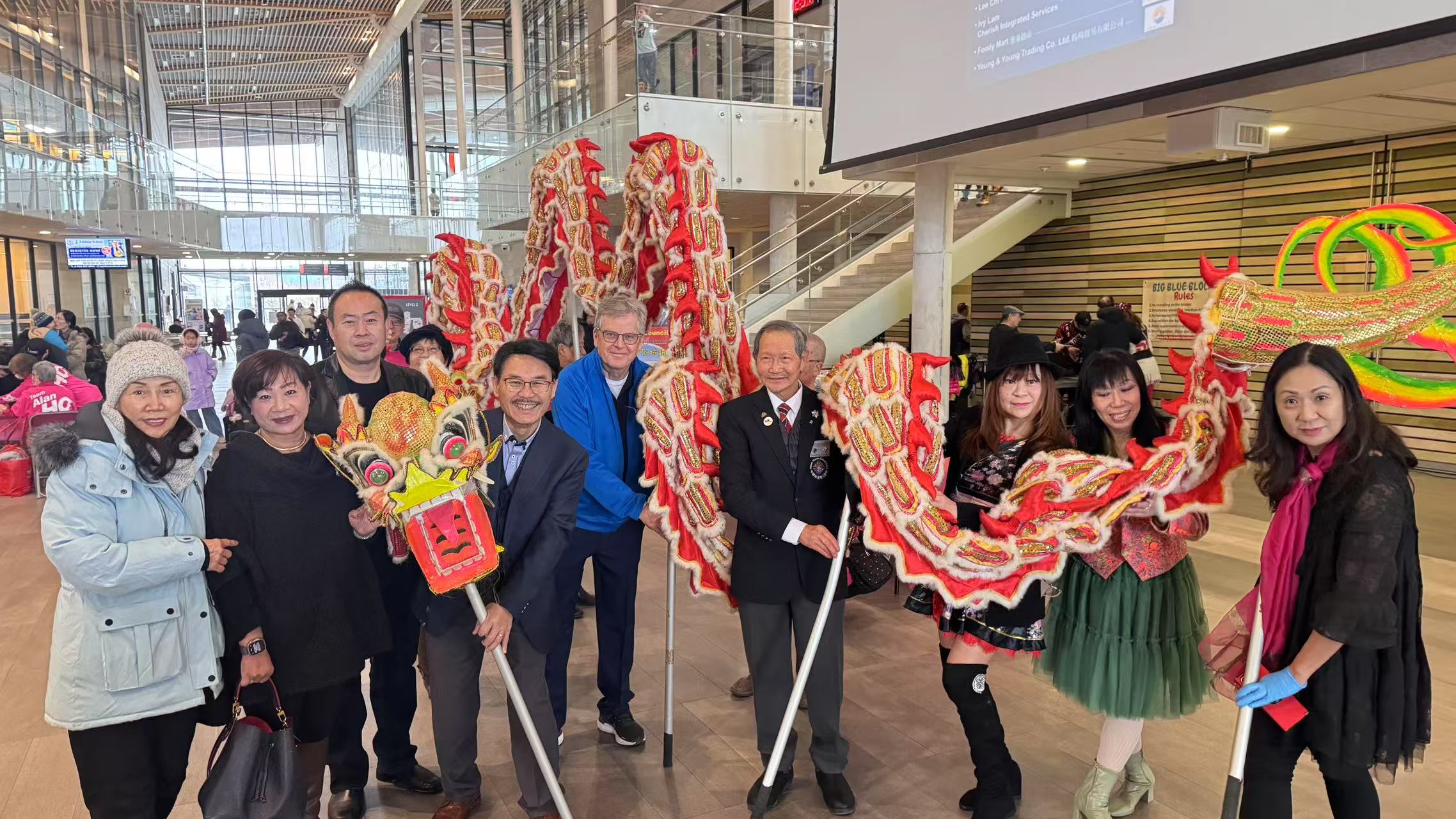 万锦市区域议员何胡景成功主办「 Markham Helping Hands ／万家灯火食物募捐大行动」及新年聚会活动