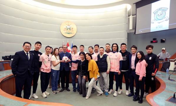 多伦多“万锦老男孩足球队”誓师出征