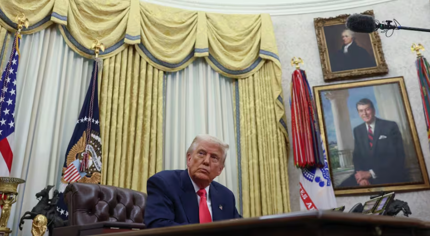 美国总统特朗普周四再次暂停对部分加拿大商品征收关税