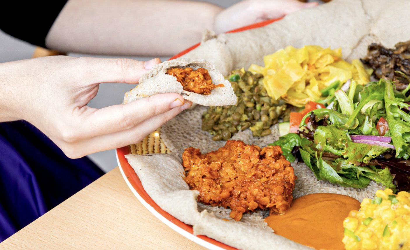 多伦多最好的埃塞俄比亚餐厅之一：13 Suns Ethiopian