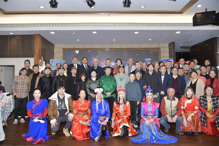 大美内蒙古推介会暨安达组合多伦多演唱会庆功宴圆满收官