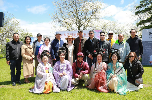 春风百里 芳华正盛——第四届加拿大牡丹花展盛大开幕