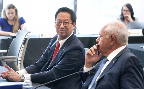 【加西】挺多元、谈气候？前UBC校长被佛州保守派斩于政治高教战场