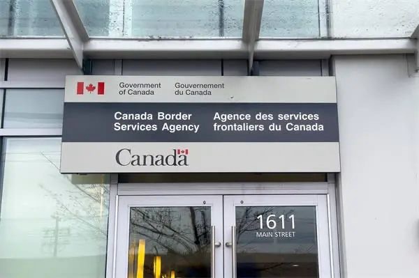 加拿大边境服务局高薪招聘，工资高达 9 万加元
