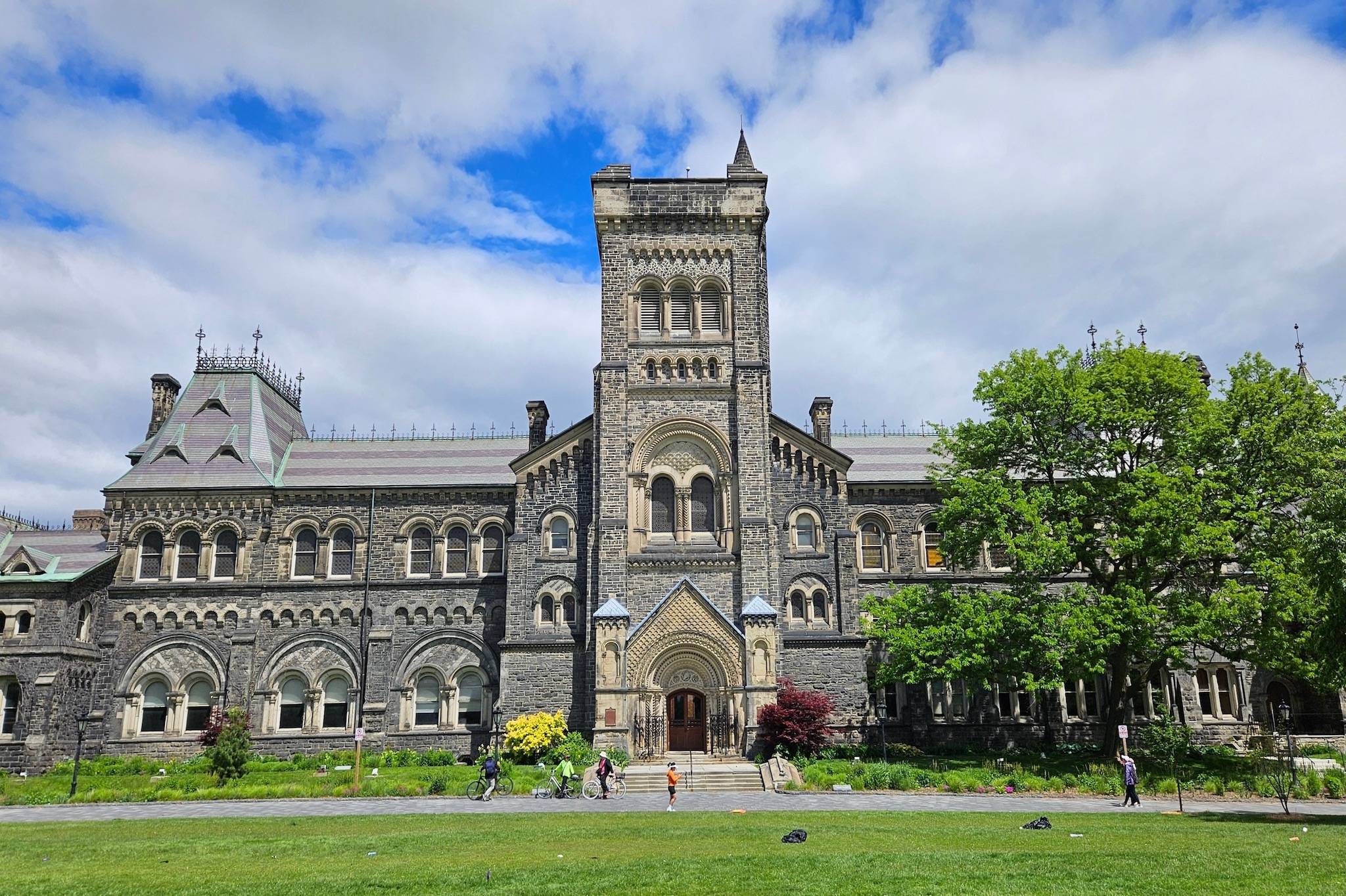 上海软科咨询公司：多伦多大学跻身世界前25名