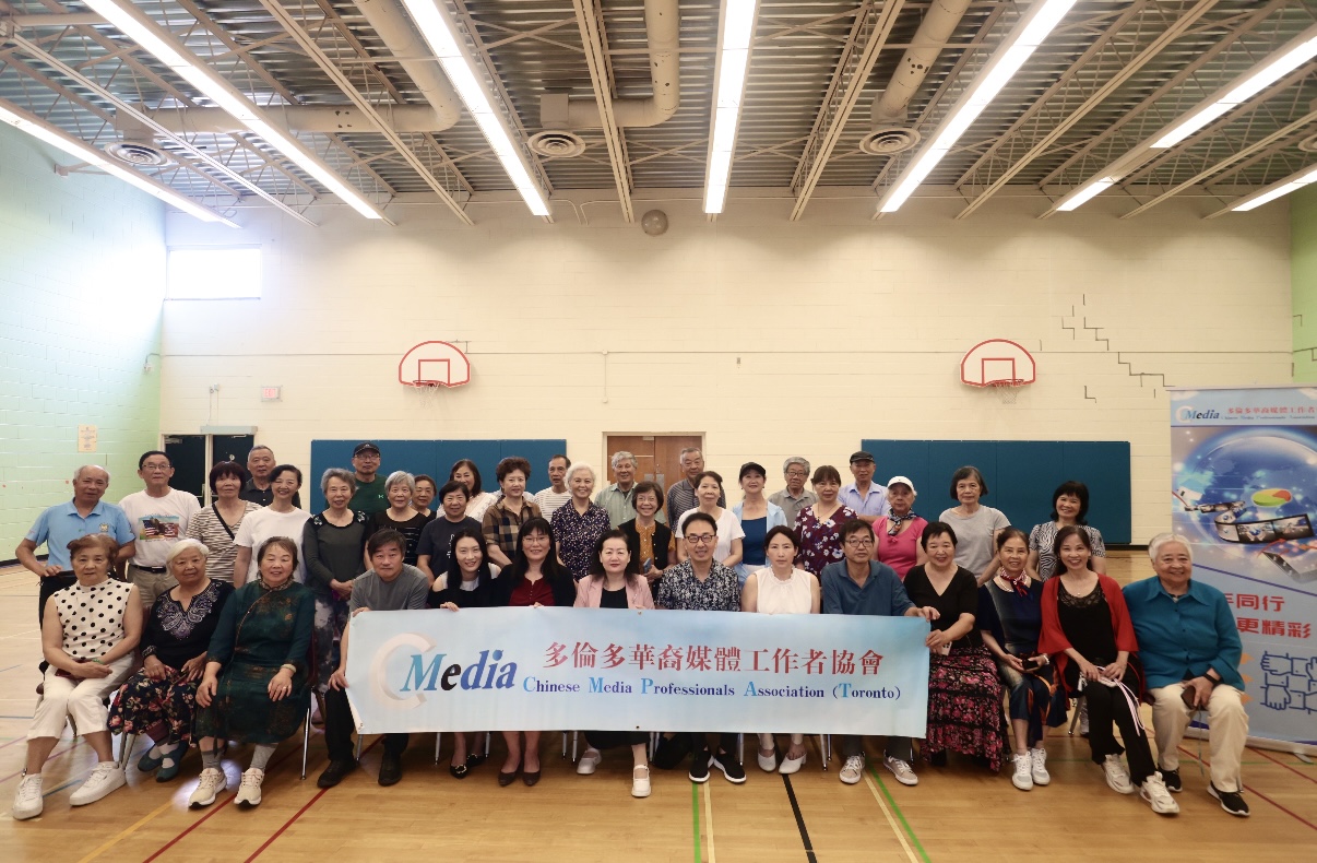 多伦多华裔媒体工作者协会与长者分享：用AI讲述自己的故事