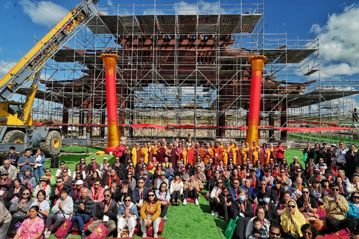 加国五台山仿唐大牌楼升梁庆典圆满举行