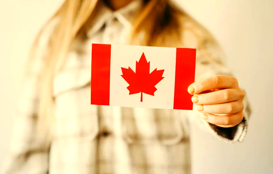 祖父母是加拿大人，是否有资格获得加拿大籍