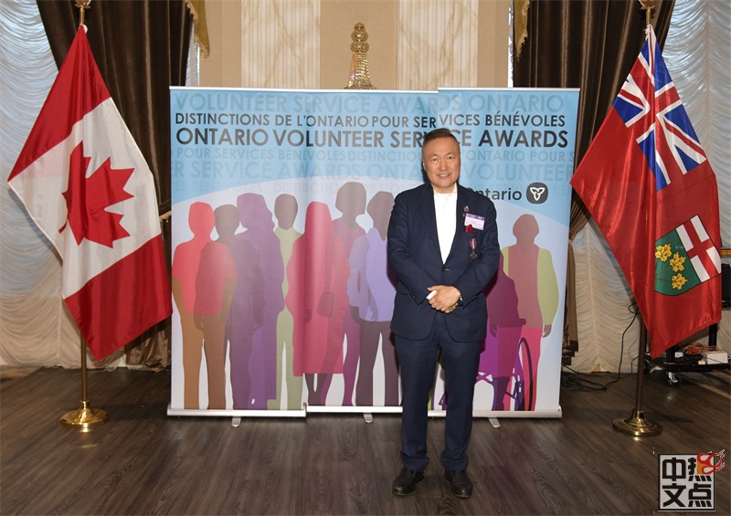 加雄集团总裁陆炳雄荣获安省颁发50年以上优秀义工奖