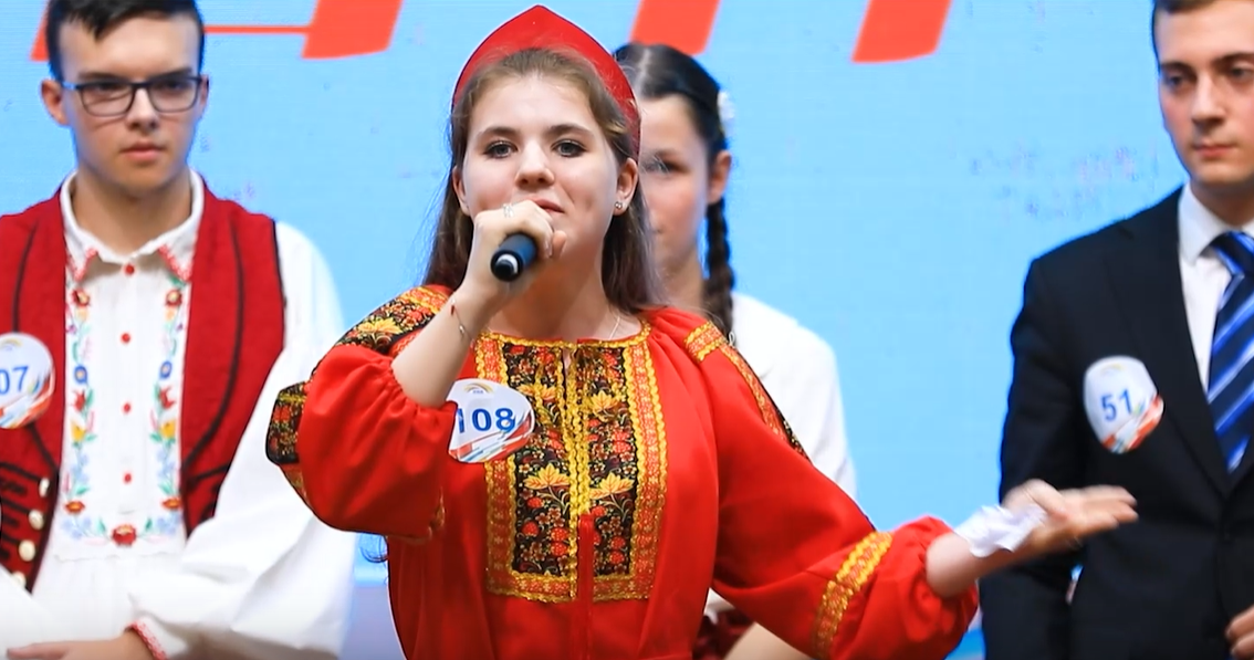 我与 “汉语桥”｜解锁 6 种中国方言！她把中文讲成“家乡话”（Unlocking six Chinese dialects, she speaks Chinese as her “hometown dialect”！）